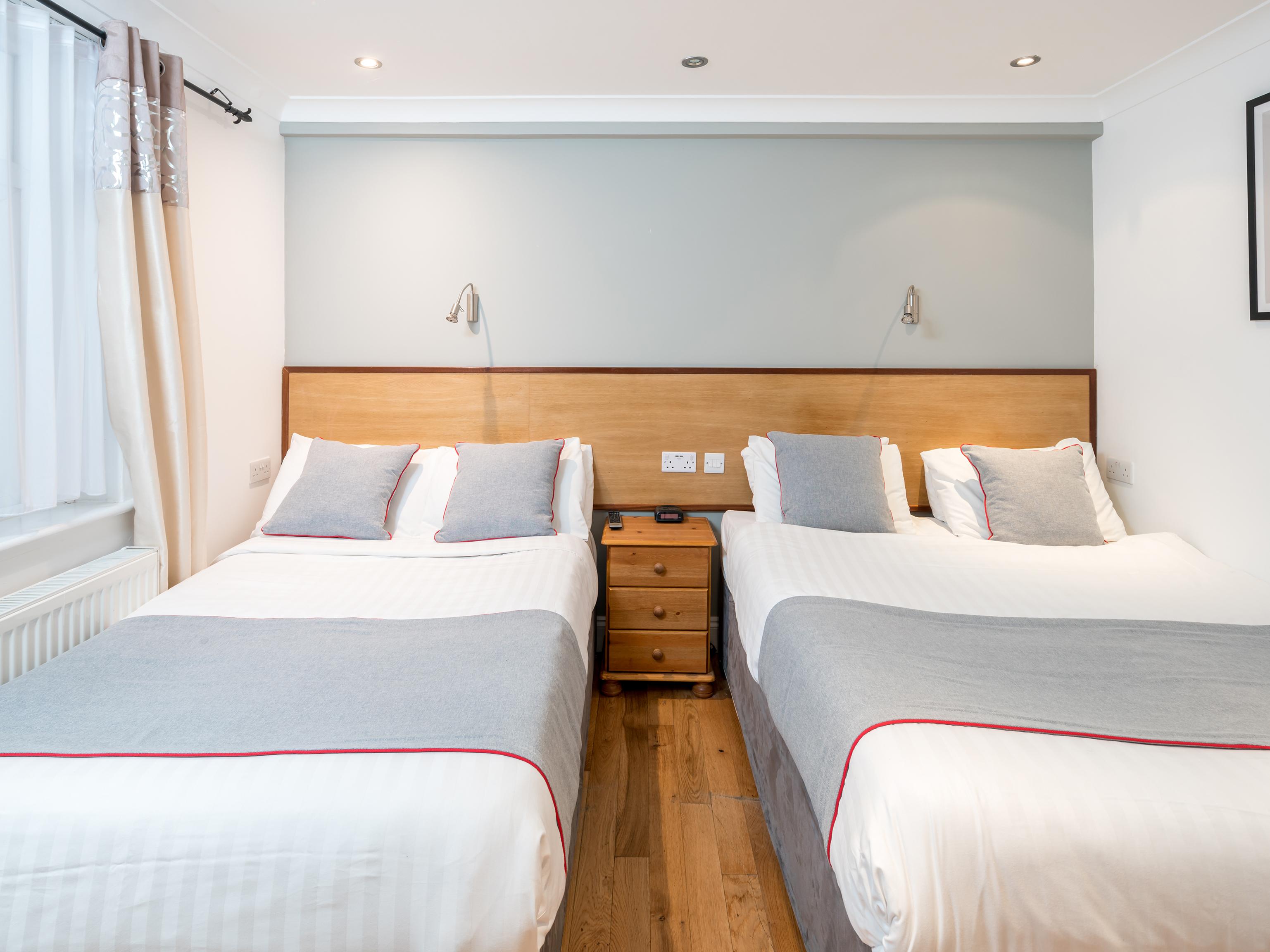 Apollo Hotel Kings Cross London Ngoại thất bức ảnh